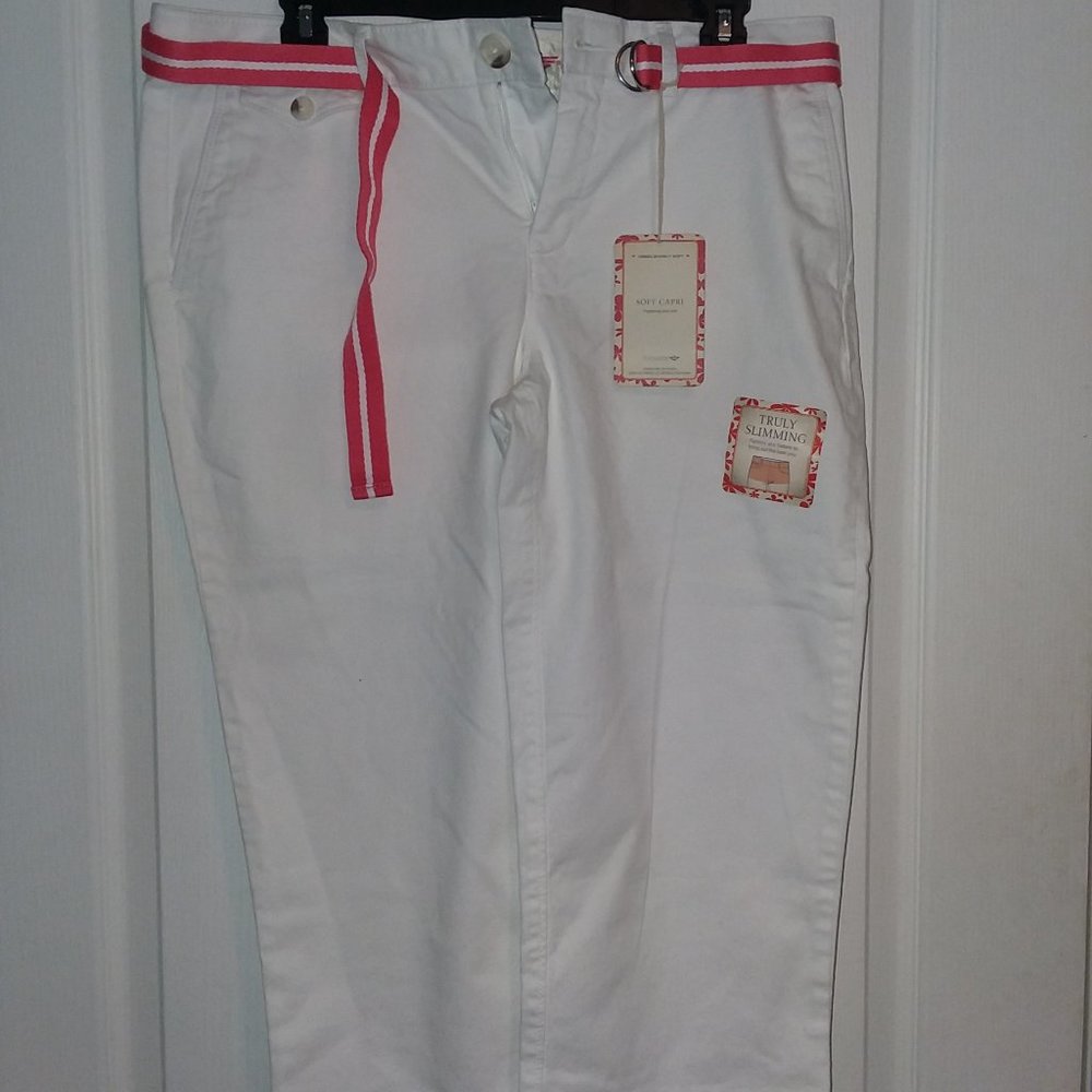 Dockers Capris White New with tags sz.10